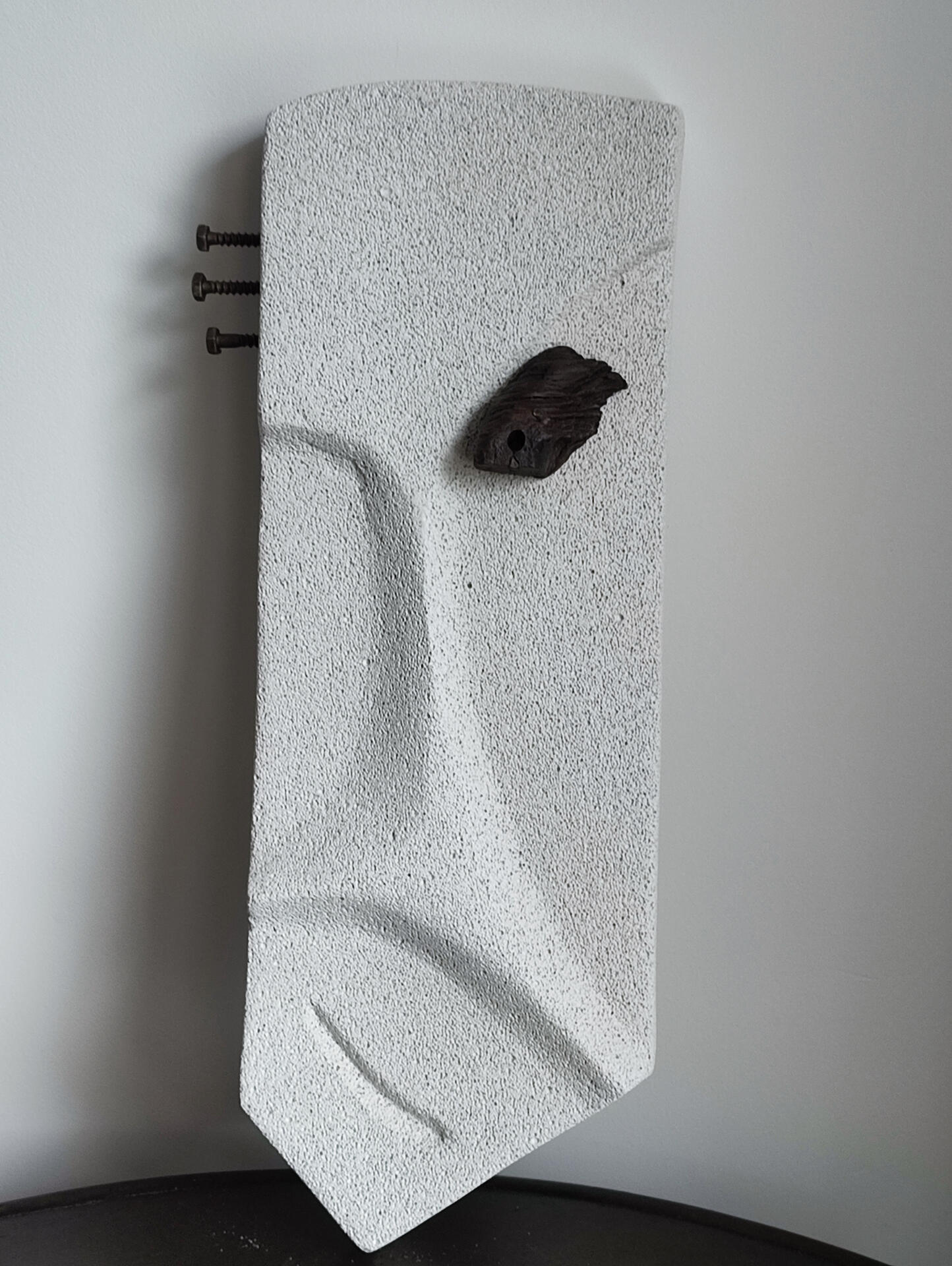 Masque à accrocher &quot;Découverte&quot; - 15 X 45 cm - Non disponible